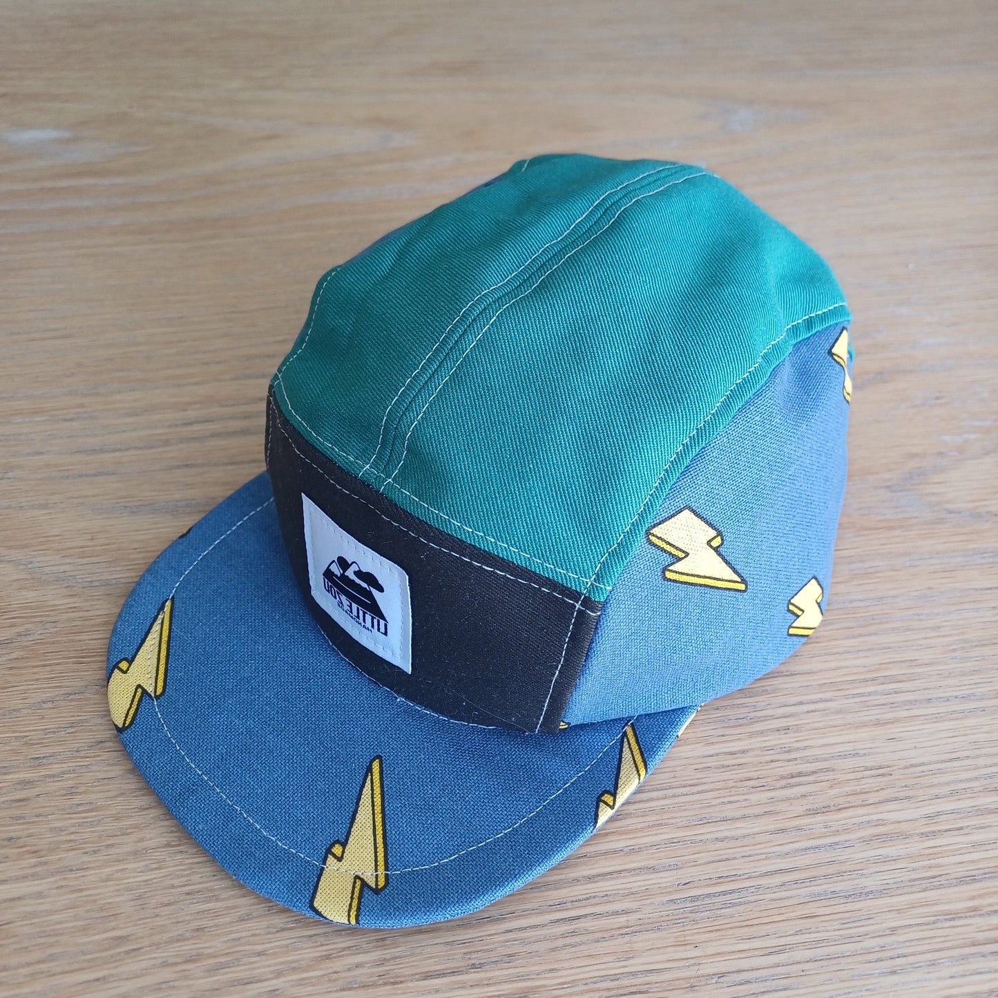 Casquette éclairs