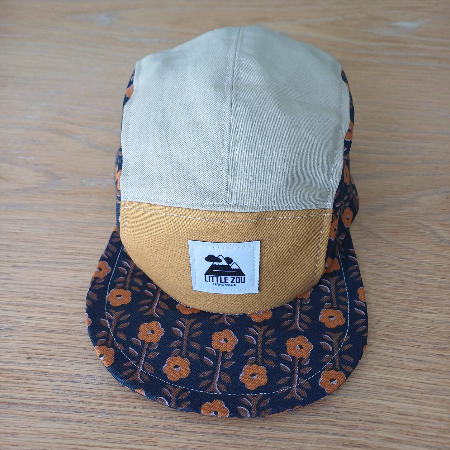 Casquette Fleurs camel