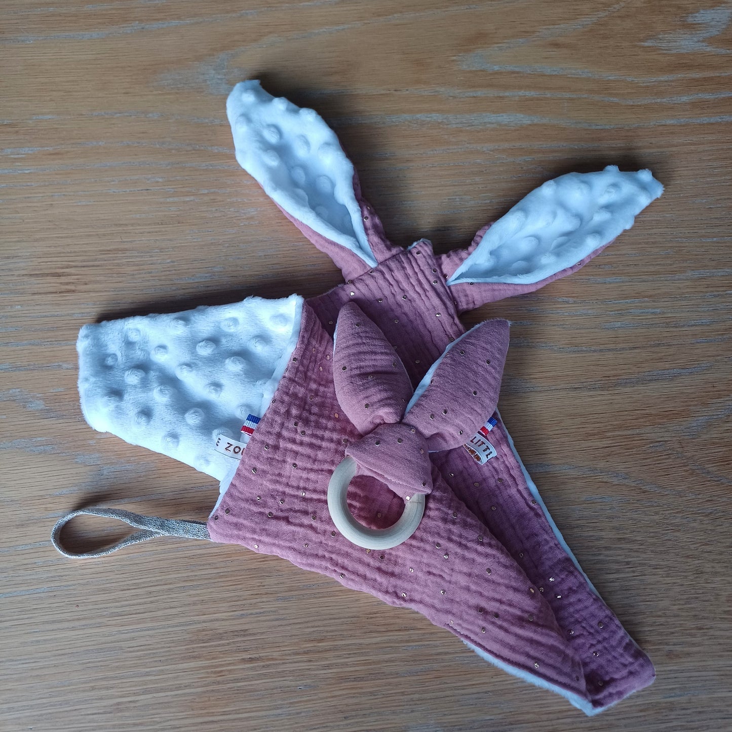 Hochet lapin pyrogravé