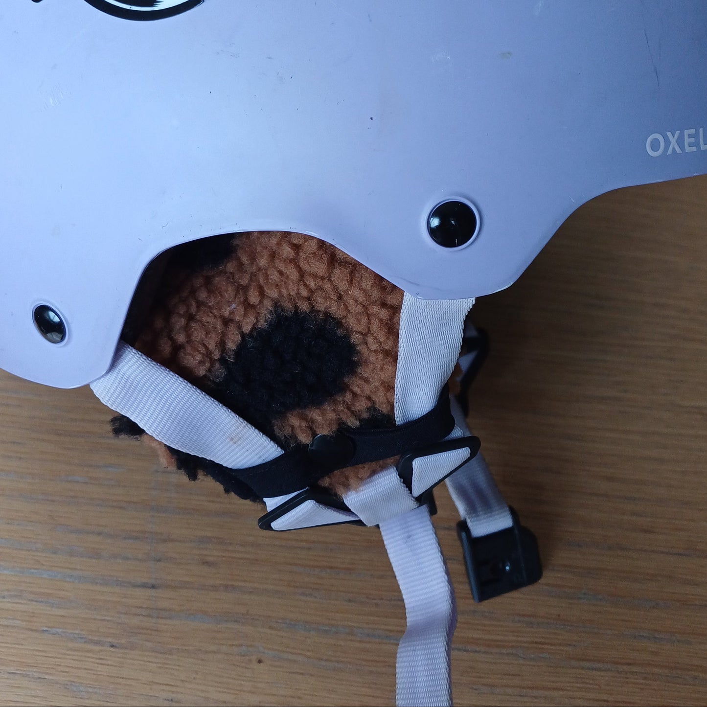 Cache-oreilles léopard rouille pour vélo