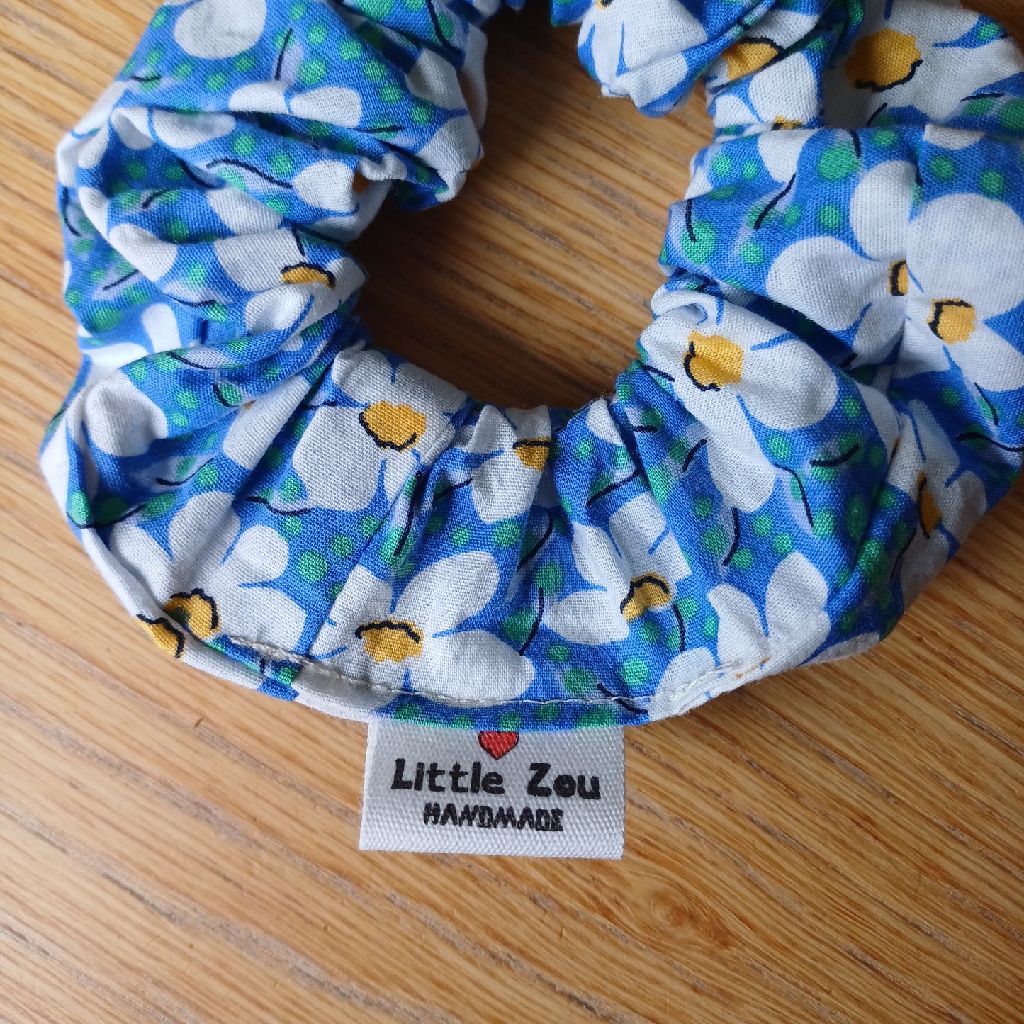 Chouchou fleuri bleu