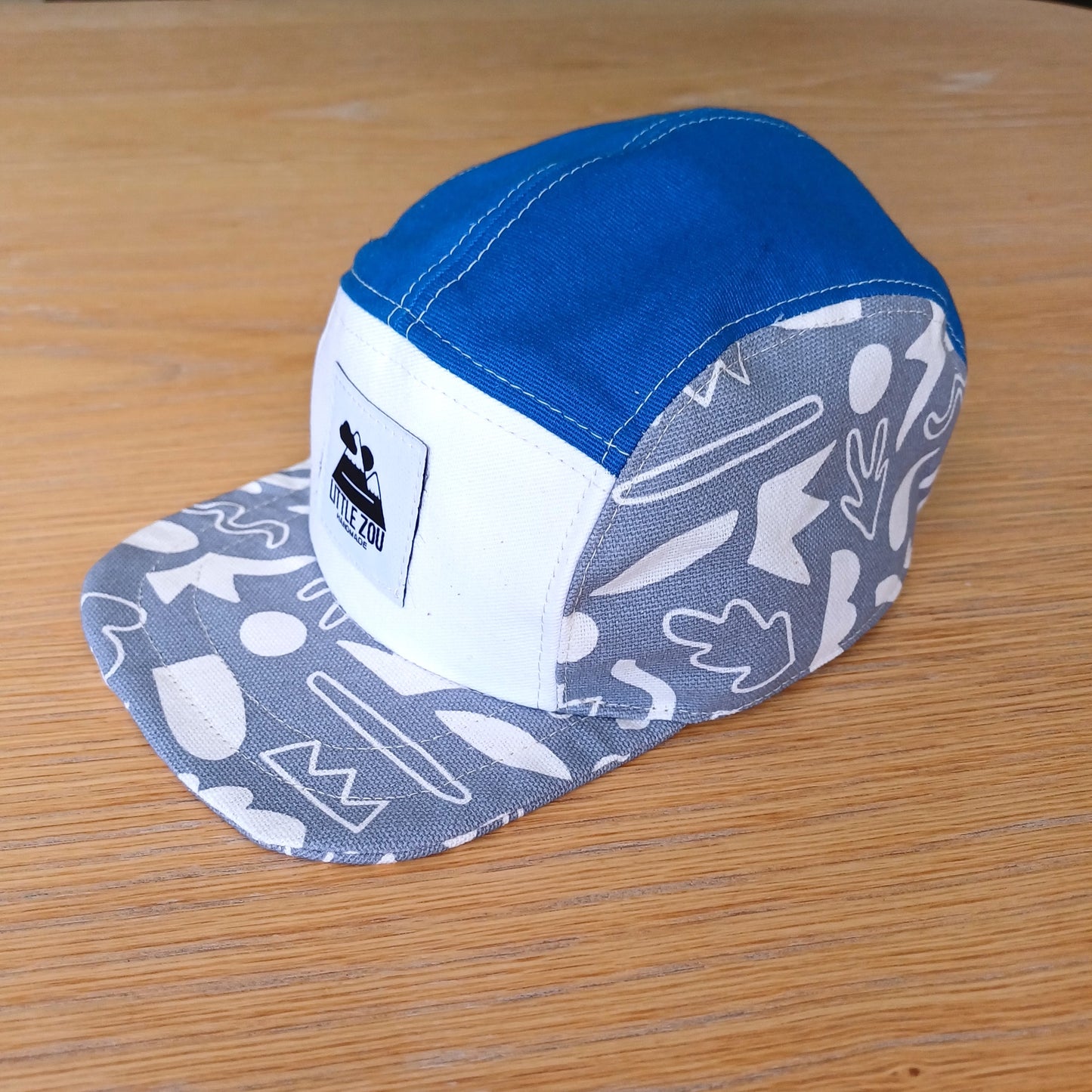 Casquette Motifs bleus