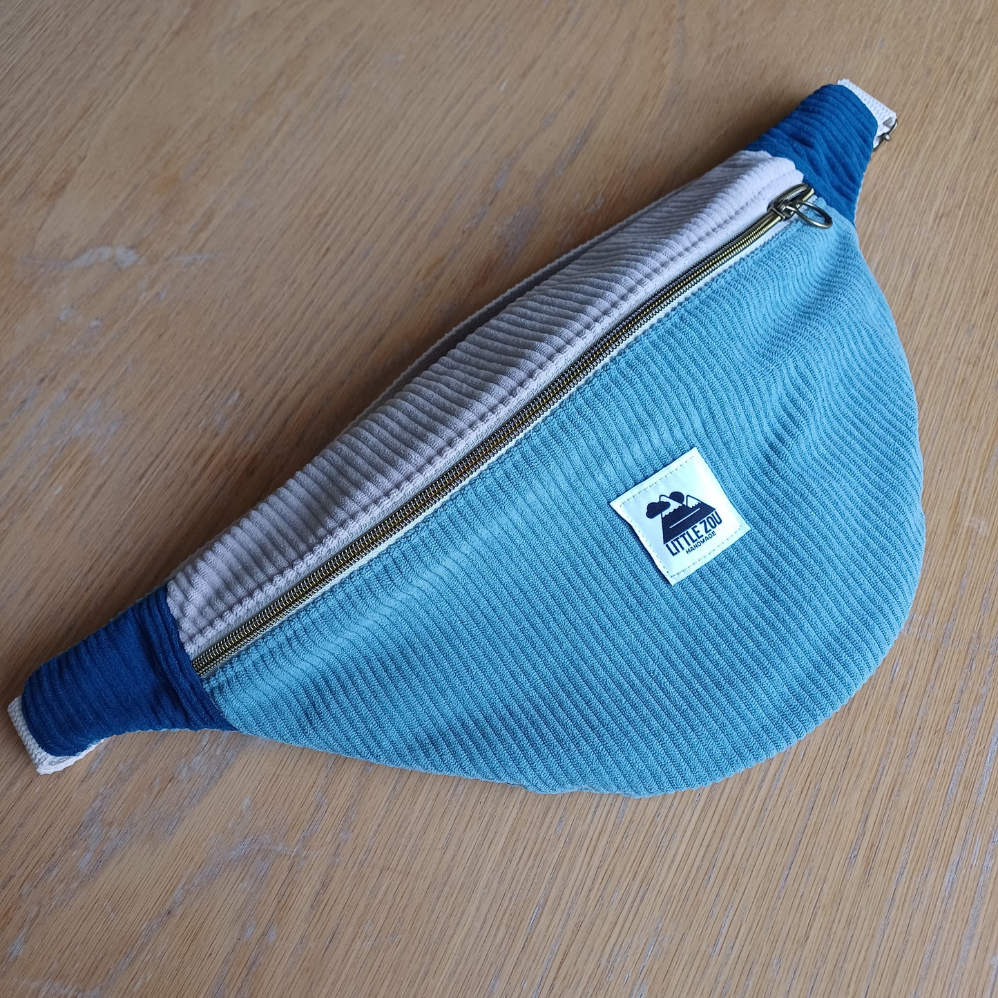 Banane jade beige et pétrole