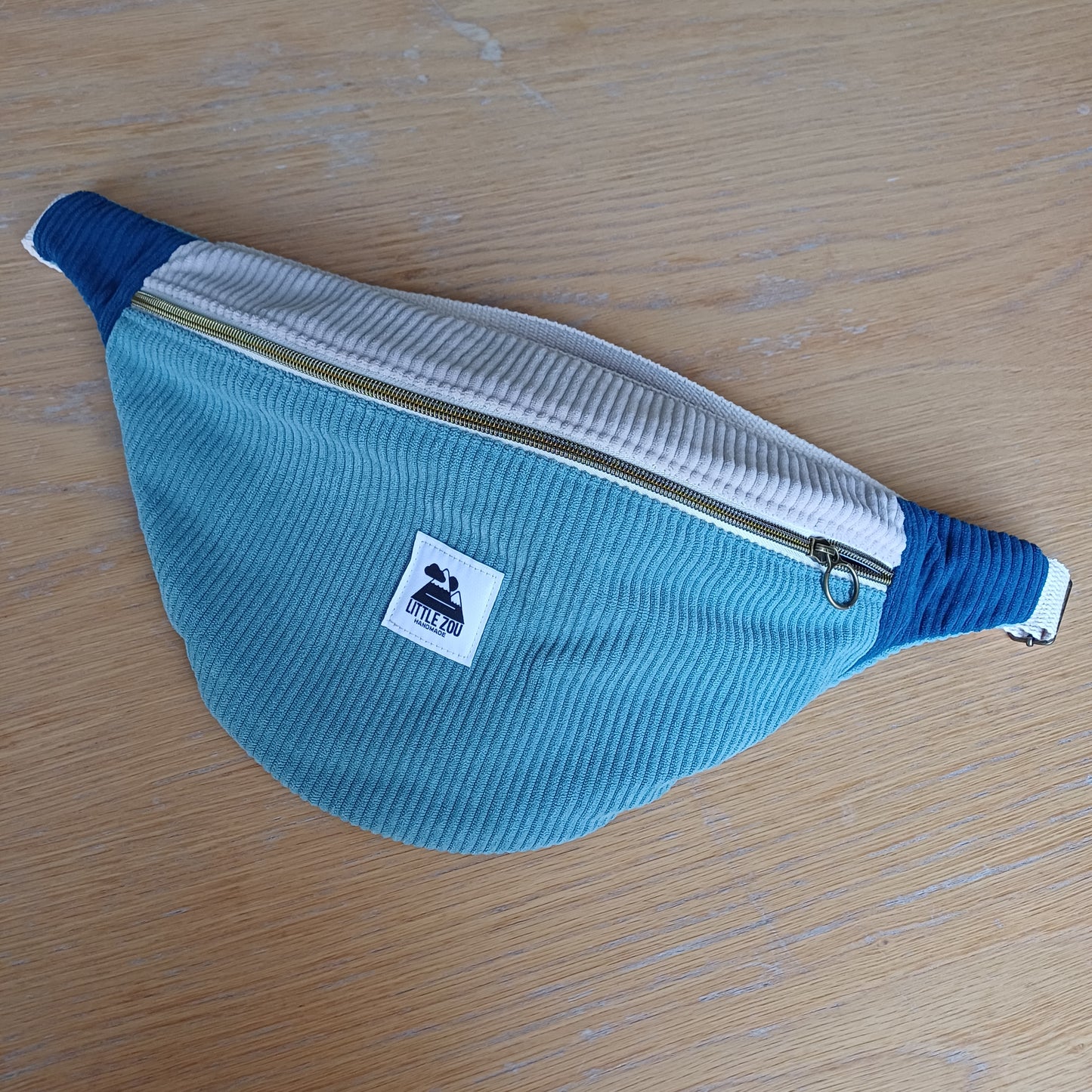 Banane jade beige et pétrole