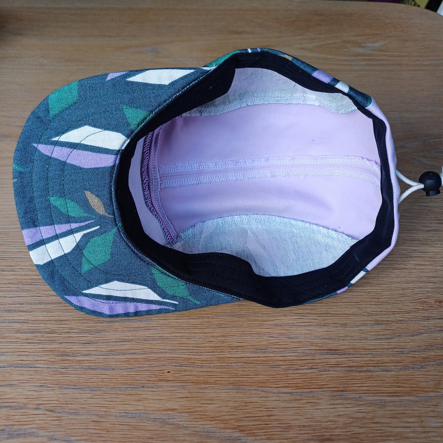 Casquette Feuilles violet et parme