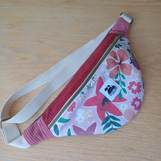 Banane fleurs, velours rouge et vieux rose